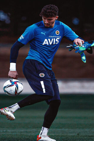 Altay Bayındır: The Guardian of the Goal ⚽️🧤