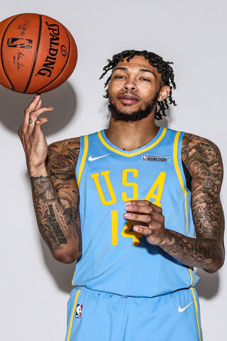 Shooting for Glory: A Star in Action! 🏀✨