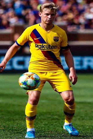 Frenkie De Jong: The Midfield Maestro of FC Barcelona ⚽️✨