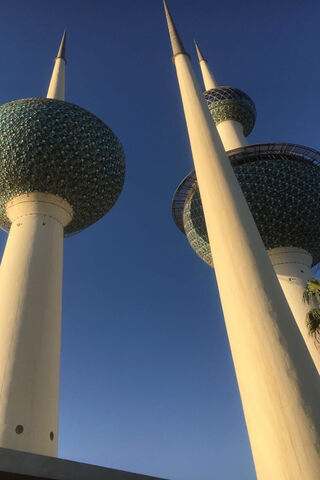 Kuwait's Iconic Towers: A Glimpse of Modern Architecture 🌆✨