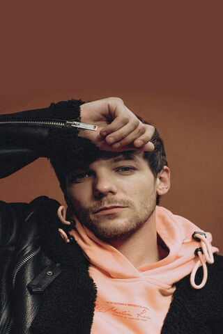 Louis Tomlinson: A Star in Focus 🌟