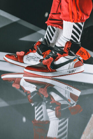 AJ1 X Off-White: A Sneaker Revolution! 👟🔥