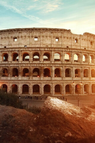 The Majestic Colosseum: A Glimpse into Ancient Rome 🏛️✨