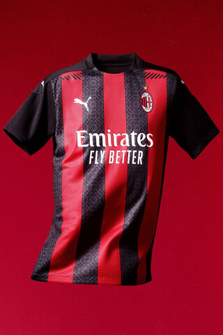 AC Milan's Bold New Look! ⚽️❤️🖤