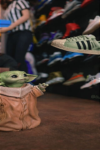 Yoda's Sneaker Quest: A Galactic Style Adventure! 🌌👟