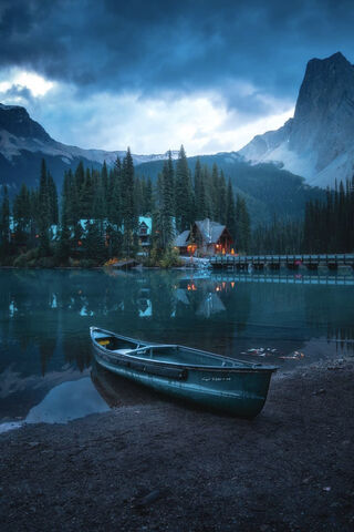 Serenity at Dawn: A Tranquil Escape