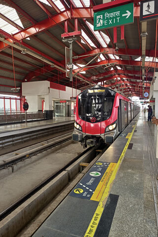 Urban Transit: The Future of Commuting 🚆