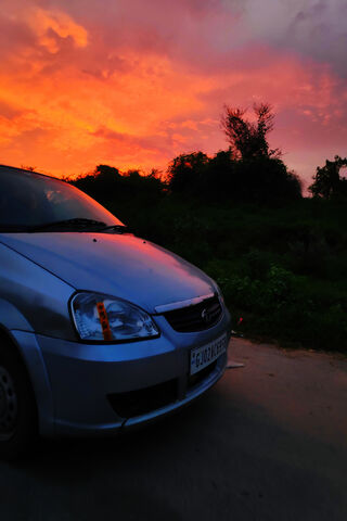 Tata Indica V2: A Sunset Companion 🌅🚗