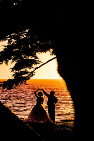 Sunset Dance of Love 🌅💍