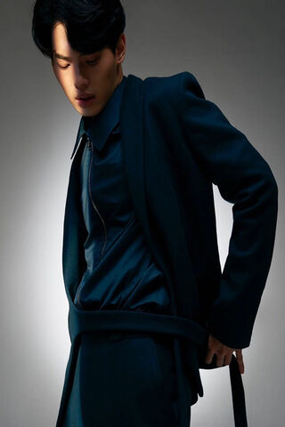 Chic Elegance: Win Metawin in Style ✨