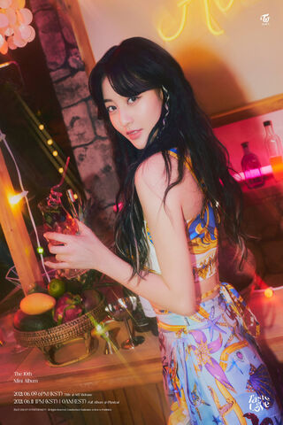 Jihyo's Enchanting Evening 🍹✨