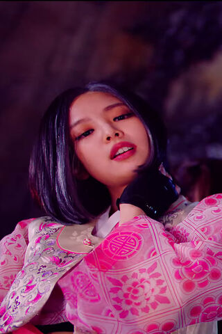 Elegance in Motion: Jennie of BLACKPINK 🌸✨