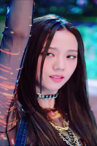 Jisoo Shines in How You Like That 🌟