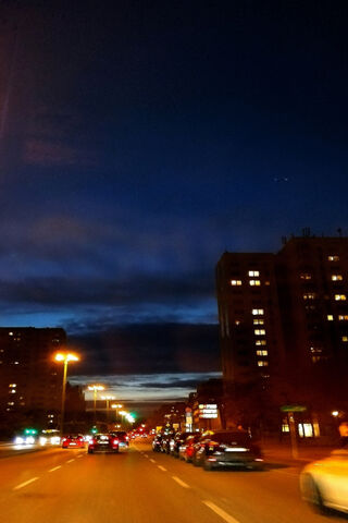 Pareja: Evening Serenity on the Streets