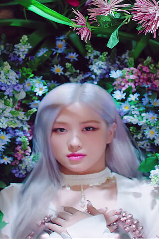 Blooming Elegance: A Floral Dream 🌸✨