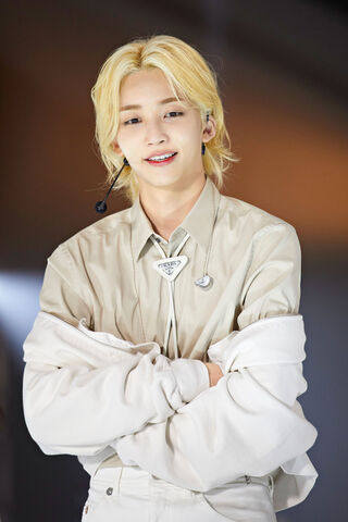 Jeonghan's Radiant Moment: Behind the Scenes