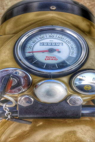 The Classic Ride: Royal Infield's Timeless Charm 🏍️✨