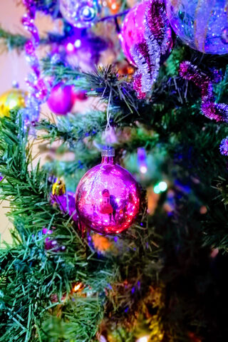 Esfera: A Sparkling Holiday Delight 🎄✨