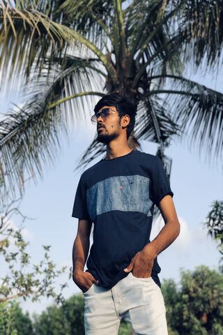 Chasing the Sun: A Stylish Escape 🌞🌴