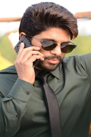 Stylish Conversations: Allu Arjun Jitesh in Action 📞😎