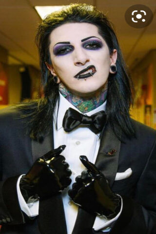 Elegance with an Edge: The Dark Glamour of Chris Motionless