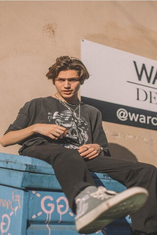 Chase H: Urban Vibes Unleashed 🌆