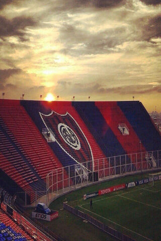 Sunset Over Estadio De San Lorenzo: A Home of Passion ⚽🌅