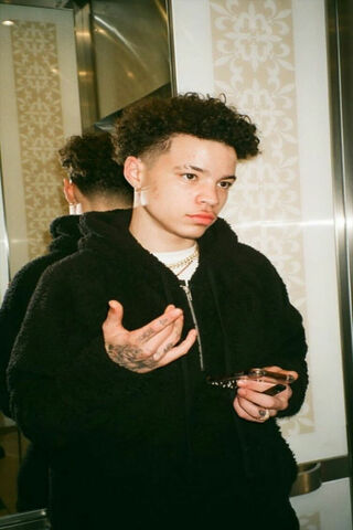 Lil Mosey: The Rising Star in Style 🌟