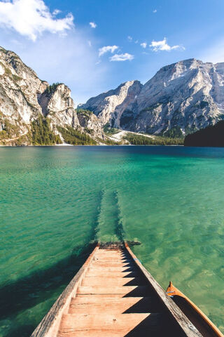 Nature's Serenity: A Journey to Tranquility 🌊🏞️