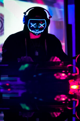 Electric Vibes: The Neon Mask Experience ⚡🎶