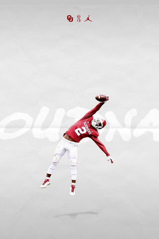 Soaring to Victory: Oklahoma's Star Player 🏈✨