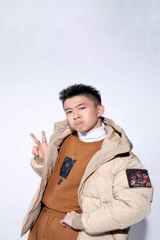 Rich Brian: The Rising Star of Hip-Hop 🎤✨