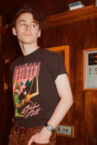 Stanley Barber: A Retro Vibe in a Modern World 🌟