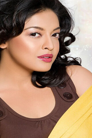 Radiant Elegance: The Charm of Tanushree Dutta
