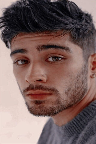 Zayn Malik: The Charismatic Star 🌟