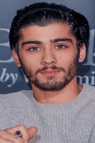 Zayn Malik: The Charismatic Star 🌟