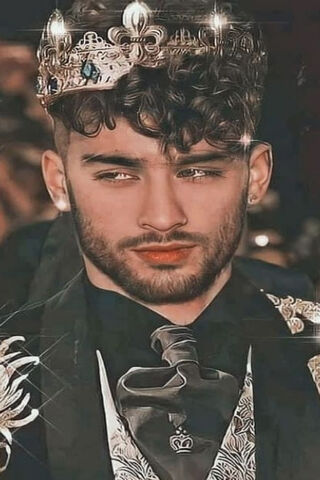 Crowned Elegance: A Star's Radiance