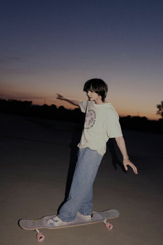 Skateboarding into the Sunset: Choi Beomgyu's Chill Vibes 🌅🛹