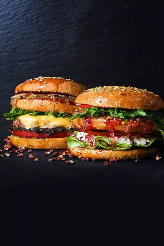 Burger Bliss: A Flavorful Duo 🍔✨