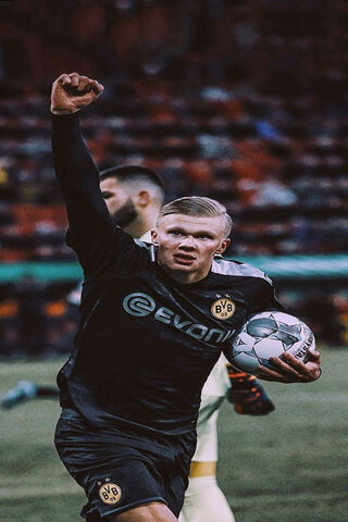 Haaland's Triumph: The Rising Star of Football ⚽✨