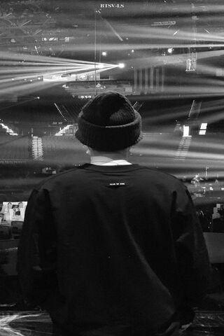 Iya: The Calm Before the Show 🎤✨