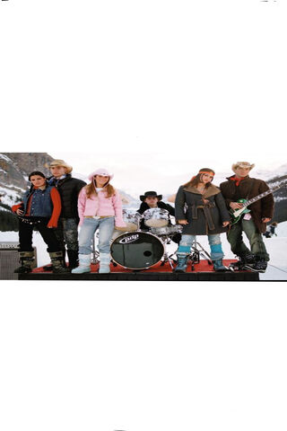 RBD: Rocking the Snowy Peaks! 🎸❄️