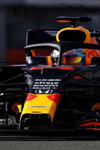 Speed and Precision: The Red Bull Racing Experience 🏎️💨