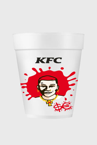 Sfera Ebbasta's Flavorful Collaboration 🍗🎤
