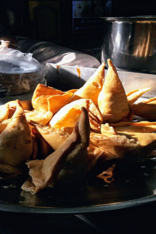 Samosa Delight: A Crispy Treat! 🥟✨