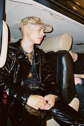 Chic Vibes: CRIS MJ in Style