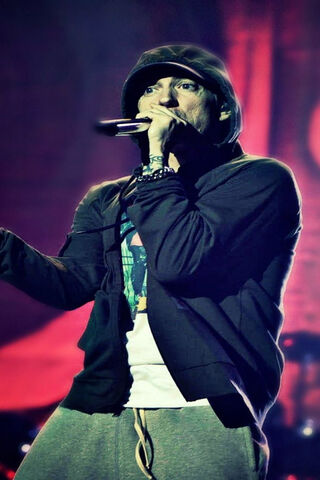 Eminem in the Spotlight: A Live Performance