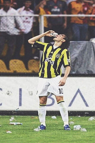 Celebration of Victory: Fenerbahçe's Iconic Moment 🎉⚽️