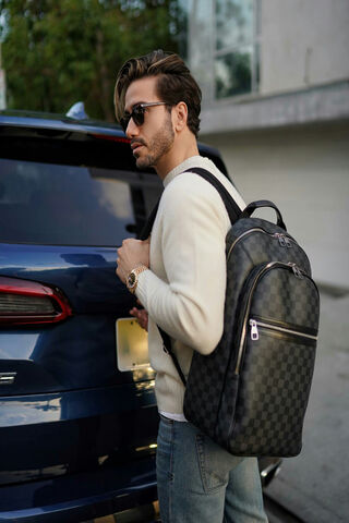 Stylish Adventures: Alex Costa's Urban Escape 🚗🎒