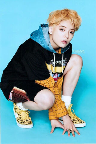 Amber Liu: A Bold Expression of Style 🌟